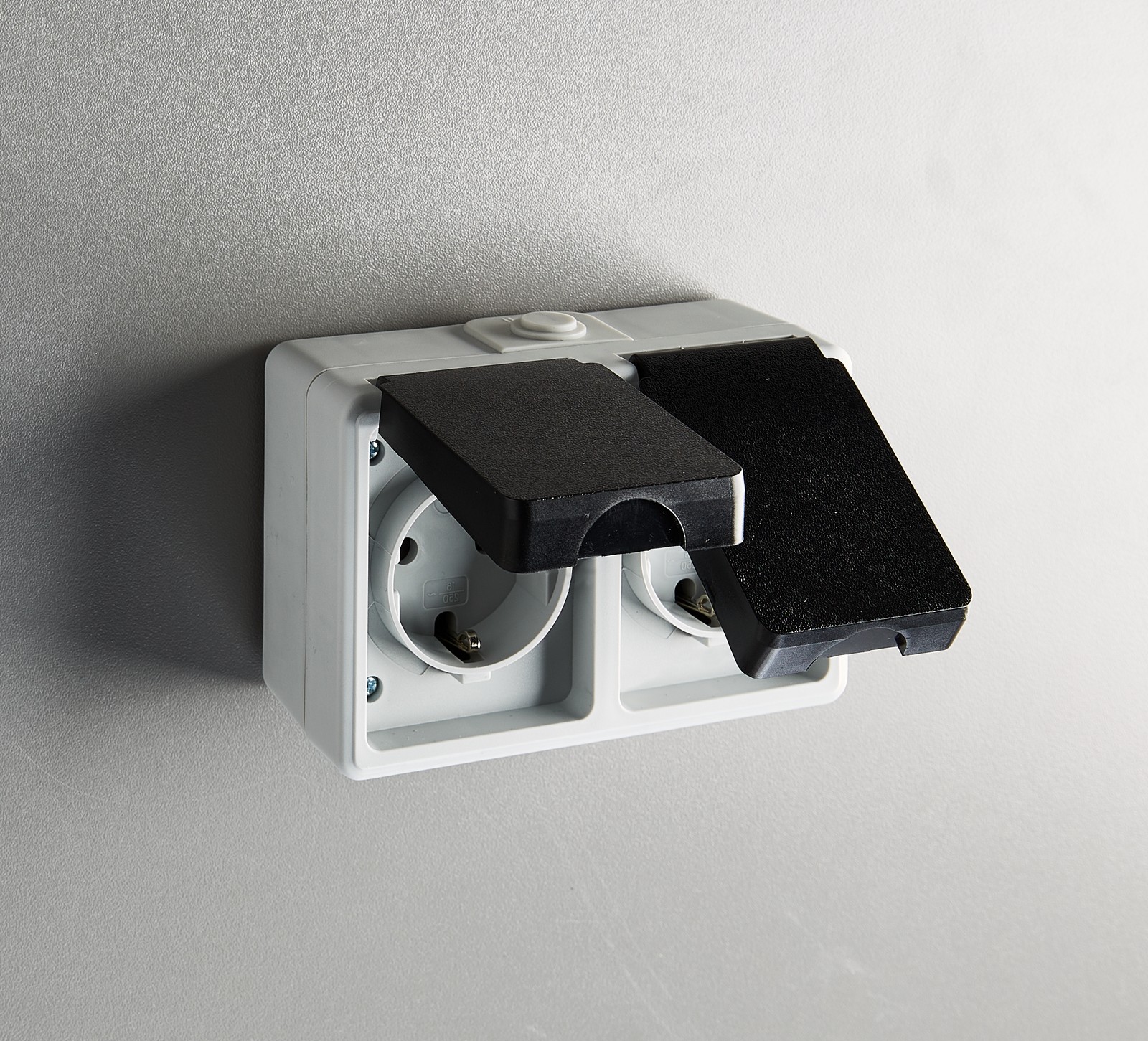 Heitronic Aufputz-Feuchtraum Schalterserie MONSUN Schutzkontakt Steckdose mit Deckel 2-fach waagrecht Lichtgrau/Anthrazit IP44